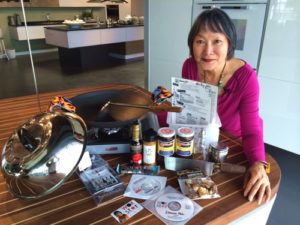 My Wok Star Kit with all 4 elements to help you succeed: right wok, heat, technique (DVDs) and good seasonings!